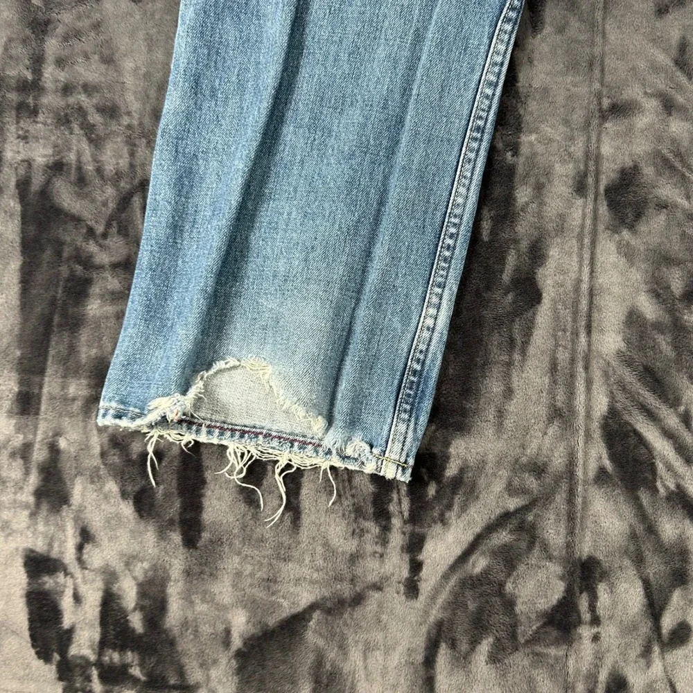 Banana Republic Relaxed Fit Jeans Mens 35x30 Blue Light Wash Cotton Distressed
